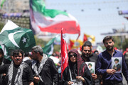 حضور گروه‌های مردمی از ۲۷ کشور خارجی در مراسم تشییع رهبر شهید در مشهد
