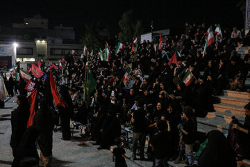 عزاداری مردم همزمان با مراسم تشییع رهبر شهید - بندرعباس