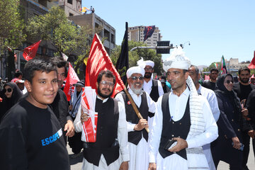 مشهد ساعاتی پیش از آغاز مراسم تشییع پیکر رهبر شهید