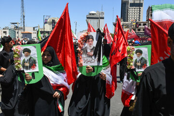 مشهد ساعاتی پیش از آغاز مراسم تشییع پیکر رهبر شهید