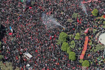 مشهد ساعاتی پیش از آغاز مراسم تشییع پیکر رهبر شهید