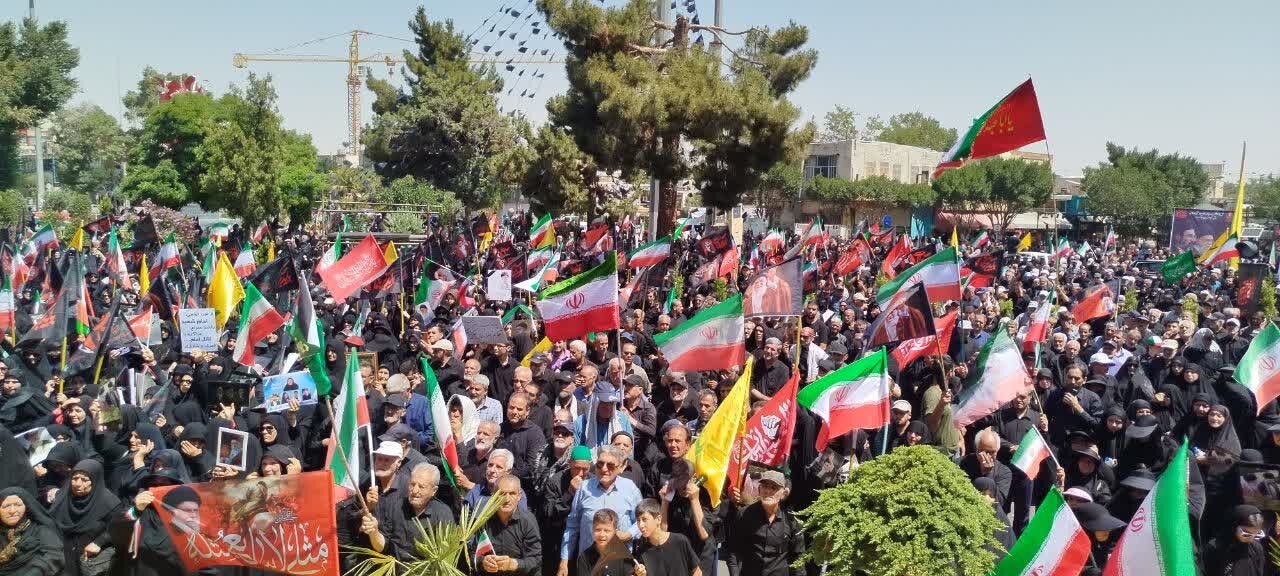 مردم اراک با رهبر شهیدشان وداع کردند