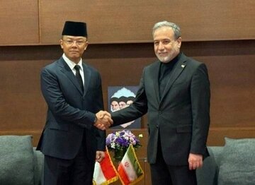 دیدار وزیر امور خارجه اندونزی با عراقچی