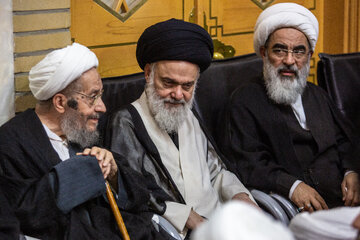 آیت الله فاضل لنکرانی، آیت الله حسینی بوشهری و آیت الله مقتدایی در مراسم ترحیم امام مجاهد شهید در حرم حضرت فاطمه معصومه(س)