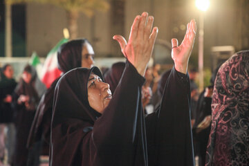 اقامه نماز لیلة‌الدفن برای رهبر شهید انقلاب - جزیره کیش