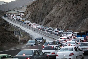 اعمال محدودیت‌های تردد برای خودروهای سنگین در محورهای منتهی به مهران