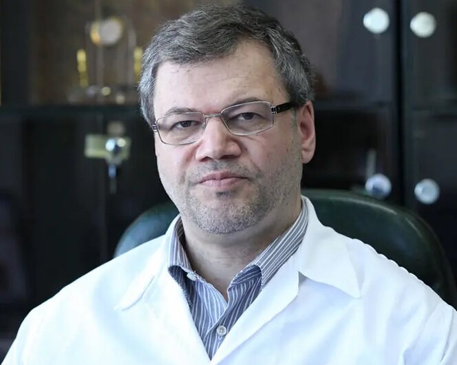 اردشیر لاریجانی: فریدون عزیزی از نقش‌آفرینان تغییر پارادایم پزشکی کشور است