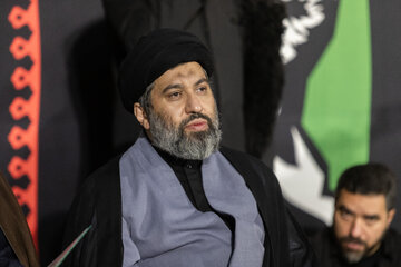 حجت‌الاسلام میثم خامنه‌ای، فرزند رهبر شهید انقلاب در دومین شب بزرگداشت رهبر شهید انقلاب اسلامی - حرم مطهر رضوی