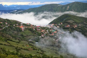 وقتی مه به پابوسی زمین می آید
روستای لیند-سوادکوه