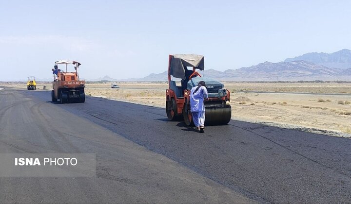 آغاز عملیات آسفالت ۲۶ کیلومتر بزرگراه در شمال سیستان وبلوچستان