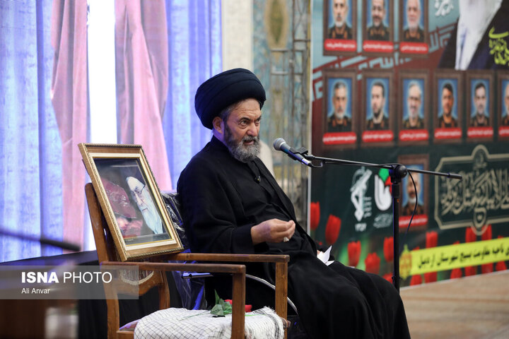 امام جمعه اردبیل: رهبر شهید با درایت و شجاعت، ایران را به اوج اقتدار و عزت رساند