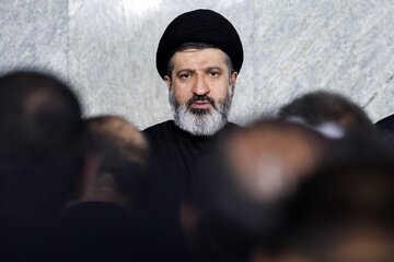 حجت‌الاسلام مسعود خامنه‌ای، فرزند رهبر شهید انقلاب در سومین شب بزرگداشت رهبر شهید انقلاب اسلامی - حرم مطهر رضوی