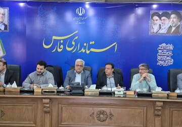 معاون استاندار: صدور مجوز طرح‌های سرمایه‌گذاری در فارس باید شتاب بگیرد