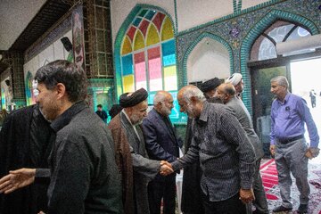 مراسم بزرگداشت رهبر شهید در مصلی اهواز