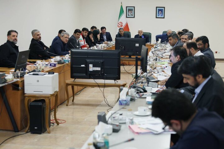 عارف: نهادهای بهداشتی و درمانی در تشییع رهبر شهید عملکردی ماندگار از خود به‌جا گذاشتند