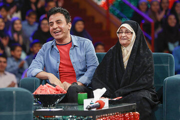عموپورنگ در سوگ «ننه‌نقلی»