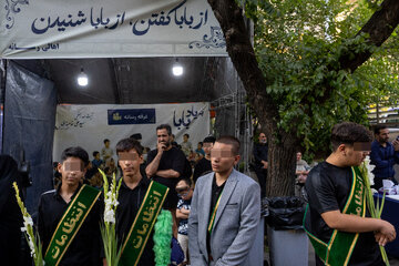 به یاد بابا؛ فرزندان بهزیستی در سوگ رهبر شهید انقلاب