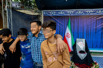 به یاد بابا؛ فرزندان بهزیستی در سوگ رهبر شهید انقلاب