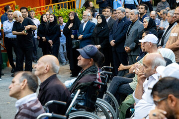 به یاد بابا؛ فرزندان بهزیستی در سوگ رهبر شهید انقلاب