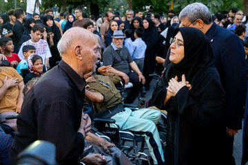 به یاد بابا؛ فرزندان بهزیستی در سوگ رهبر شهید انقلاب