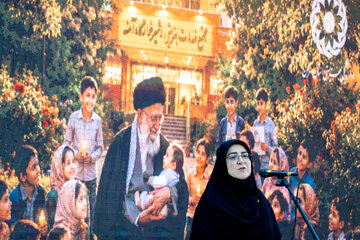 به یاد بابا؛ فرزندان بهزیستی در سوگ رهبر شهید انقلاب