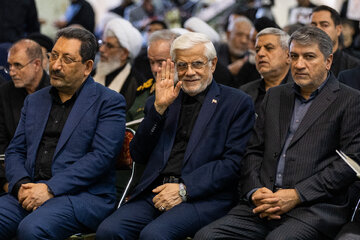 محمدرضا عارف، معاون اول ريیس‌جمهور و سید محمد اتابک، وزیر صمت در آیین بزرگداشت رهبر شهید انقلاب