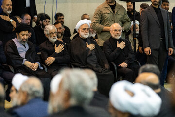محمدباقر قالیباف، رئیس مجلس، غلامحسین محسنی اژه‌ای، رئیس قوه قضاییه، غلامعلی حداد عادل و مسعود خامنه‌ای در مراسم بزرگداشت رهبر شهید انقلاب