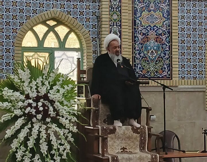 امام جمعه موقت کرمانشاه: شهادت رهبر انقلاب نابودی استکبار را نزدیک‌تر کرده است
