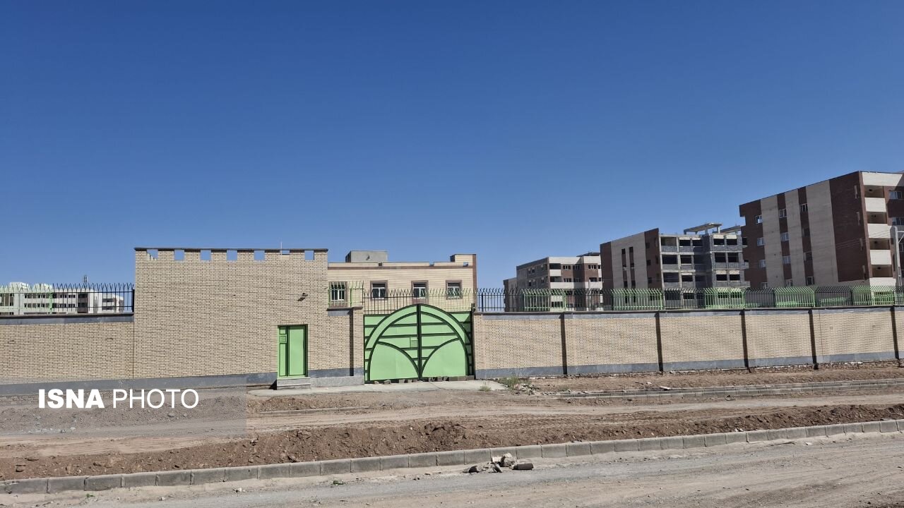 Two superstructure projects in Zahedan's National Housing Movement sites are ready for operation