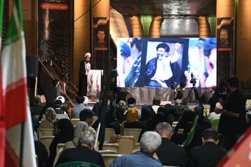 امام جمعه شیراز: خیزش امت اسلامی برای درهم‌شکستن استکبار محقق شده است