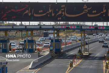 ثبت تردد بیش از ۵۰۰ هزار خودرو در محورهای قم در ایام تشییع رهبر شهید