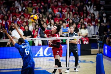 قهرمان والیبال جهان مغلوب سامورایی‌ها شد