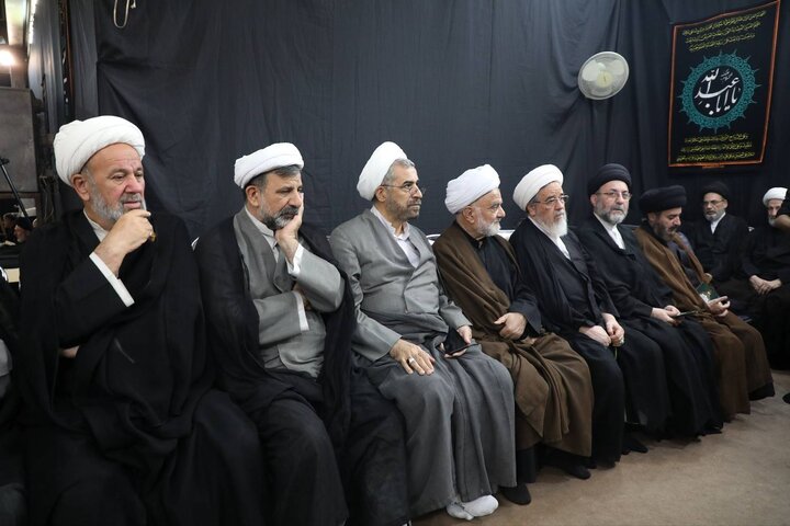 مراسم بزرگداشت رهبر شهید از سوی آیتالله سیستانی در قم برگزار شد 2 پایگاه خبری ججین مراسم بزرگداشت رهبر شهید از سوی آیتالله سیستانی در قم برگزار شد