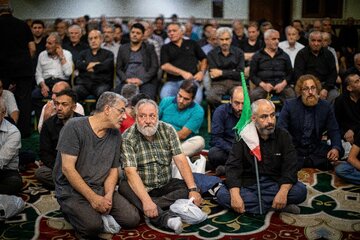 مراسم بزرگداشت رهبر شهید انقلاب و خانواده ایشان - حسینیه ۲ جماران