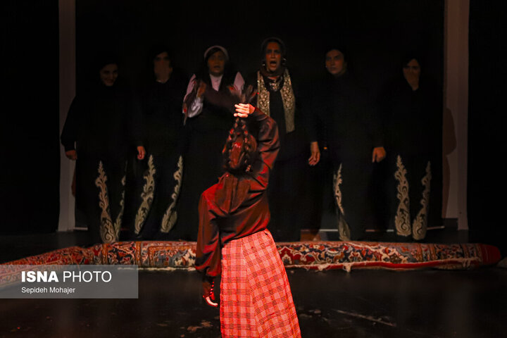 «آلبا»؛ تقابل سنت، زنانگی و قدرت
