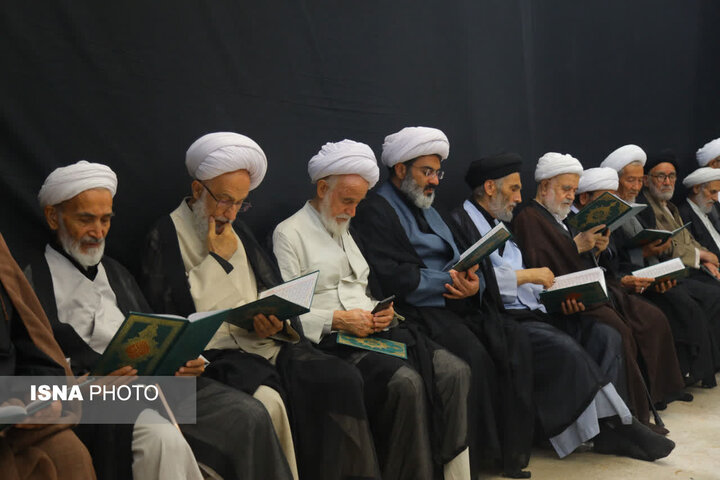مراسم بزرگداشت رهبر شهید از سوی آیت‌الله نوری همدانی در قم برگزار شد