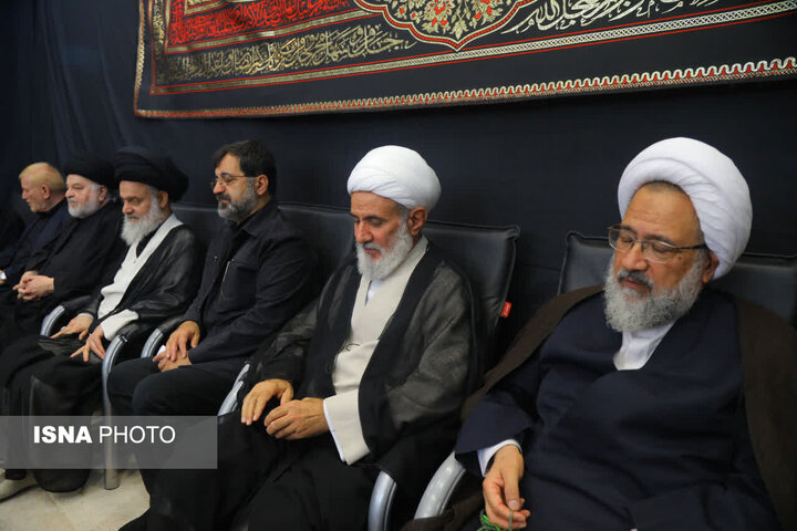 مراسم بزرگداشت رهبر شهید از سوی آیت‌الله نوری همدانی در قم برگزار شد