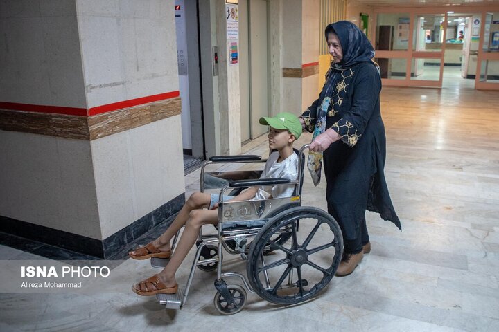 معاون بهزیستی کشور: ستاره‌دار کردن دفترچه سلامت ۱۲۰۰ بیمار سرطانی در دستور کار است
