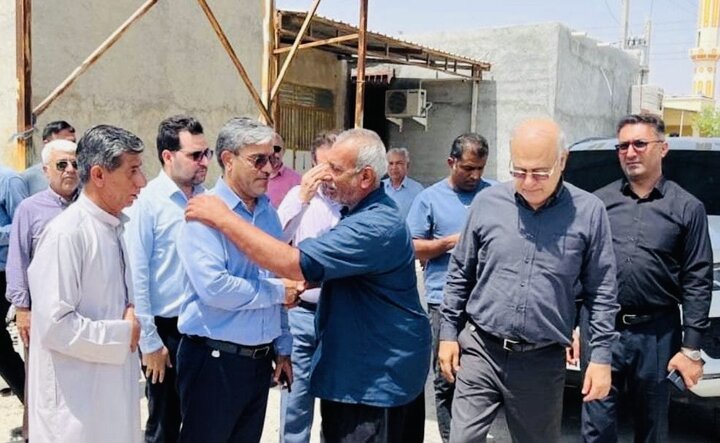 استاندار هرمزگان: پیگیری مطالبات خانوادههای شهدا، اولویت اصلی مدیریت استان است