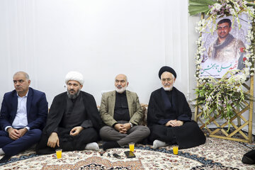 حضور در منزل شهیدان والامقام تاجبخش در سفر فاطمه مهاجرانی، سخنگوی دولت به خوزستان
