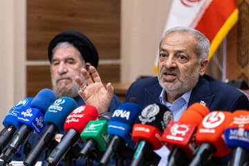 علیرضا کاظمی، وزیر آموزش و پرورش در نخستین جلسه ستاد مرکزی بزرگداشت دولتمردان شهید