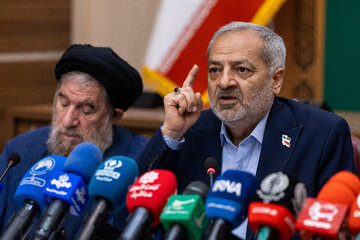 علیرضا کاظمی، وزیر آموزش و پرورش در نخستین جلسه ستاد مرکزی بزرگداشت دولتمردان شهید