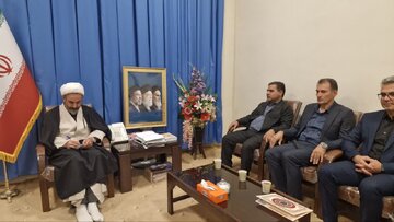 امام جمعه ایلام: کارکنان بهزیستی نقش پدر و تکیه‌گاه عاطفی برای مراجعان داشته باشند