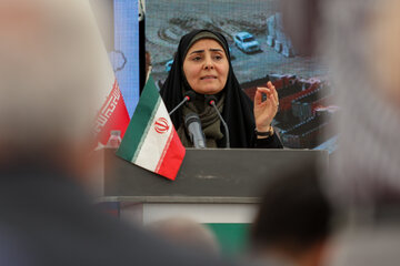 سخنرانی فرزانه صادق وزیر راه و شهرسازی در آغاز عملیات اجرایی طرح ملی آزادراه نطنز–یزد–سیرجان در محور اردکان–مهریز
