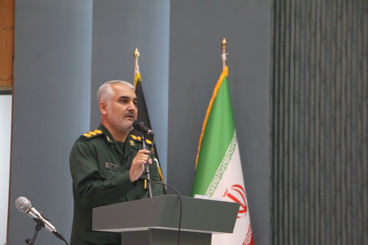 وحدت ملی مهمترین عامل شکست توطئههای دشمن است