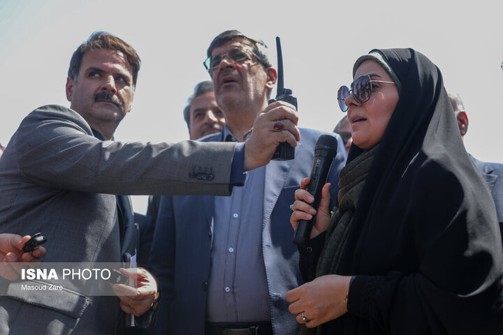 عملیات اجرایی طرح ملی آزادراه «نطنز - یزد - سیرجان» با حضور وزیر راه