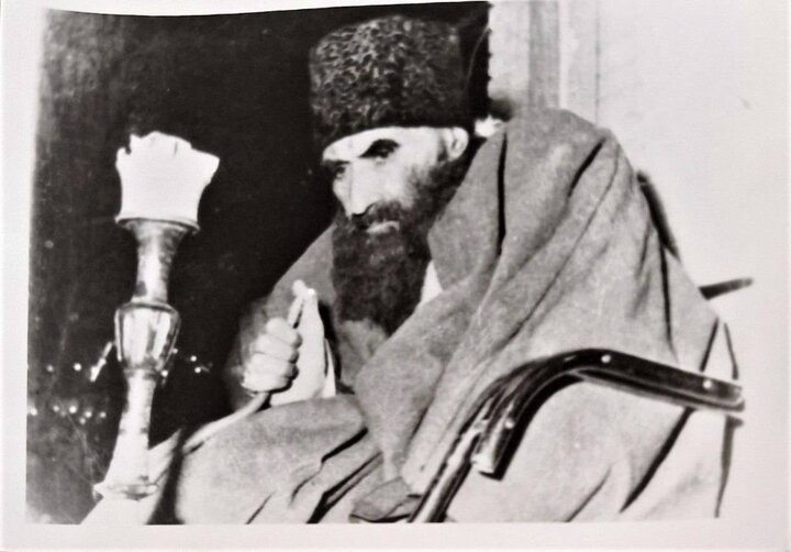 دکتری نداشت اما کسی بدون امضاء و تایید او کسی دکتری نمی گرفت