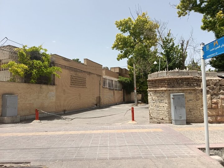 کوچههای عمومی، ملک شخصی نیستند / انسداد کوچهها در شیراز را به ۱۳۷ گزارش دهید