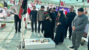 وزیر راه و شهرسازی به شهدای حادثه مدارس میناب ادای احترام کرد