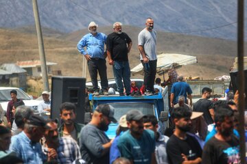 مسابقات کشتی سنتی لوچو در روستای کوهستانی امامزاده حسن- سوادکوه